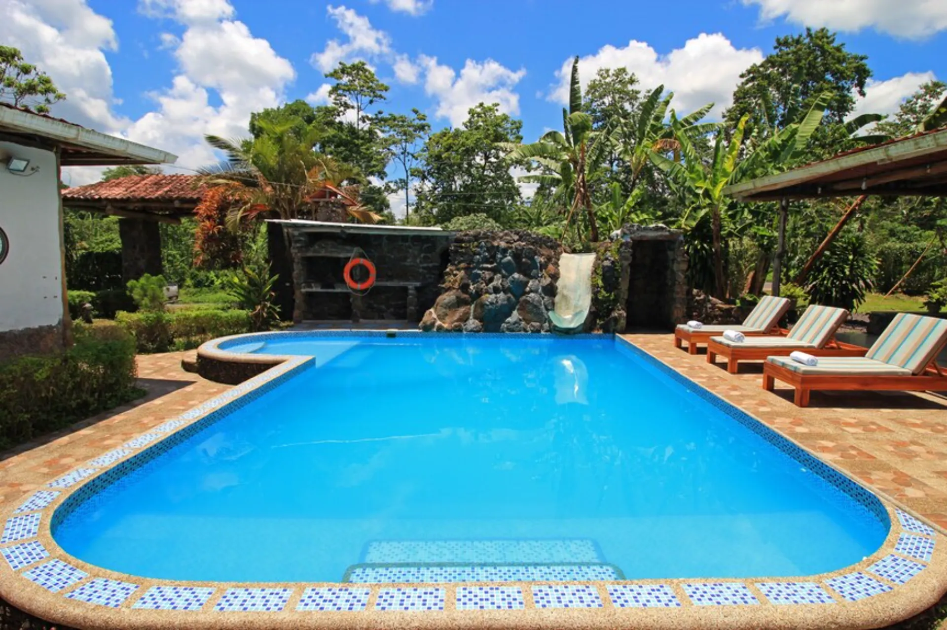 pool by day